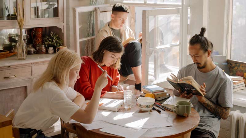 5 Money-Saving Tips and Tricks for College Students