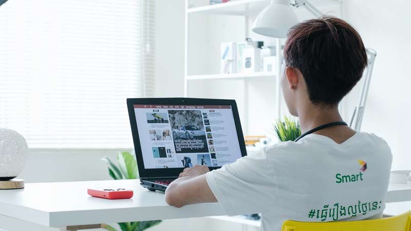 10 Tricks to maximize the office desk space