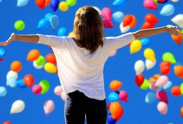 How To Live In The Moment And Be Happy Right Now