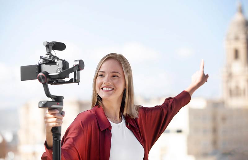 How to Become a Travel Blogger and Earn Through It for a Side Hustle?