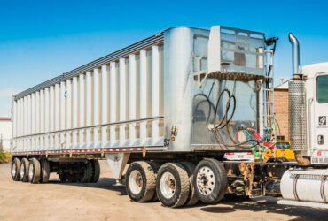 6 Things to Remember Before Renting A Walking Floor Trailer