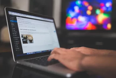 How to become successful in marketing with guest blogging services