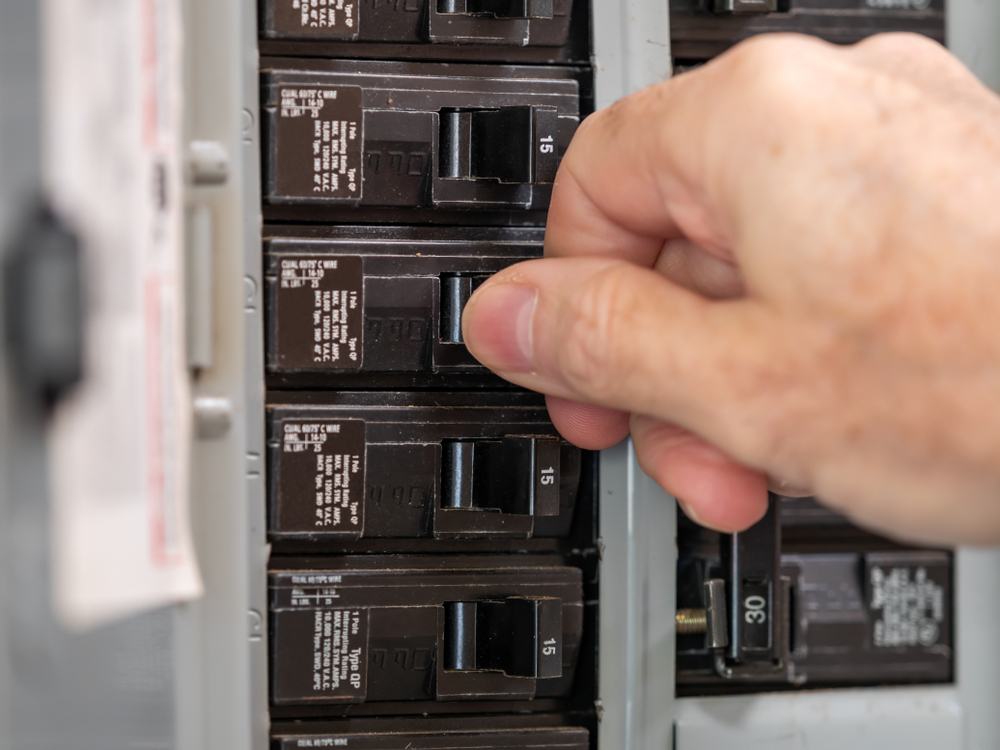 AC Circuit Breaker