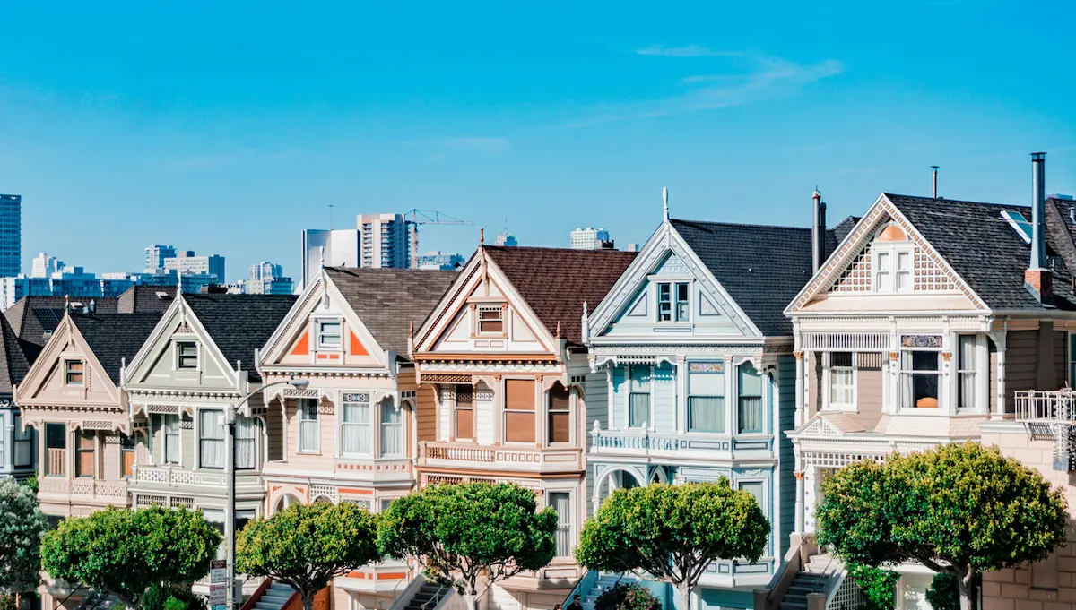 How to Incorporate Classic Design Elements Into Your Home's Facade